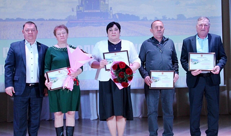 Отмечены работники агропромышленного комплекса Бузулукского района